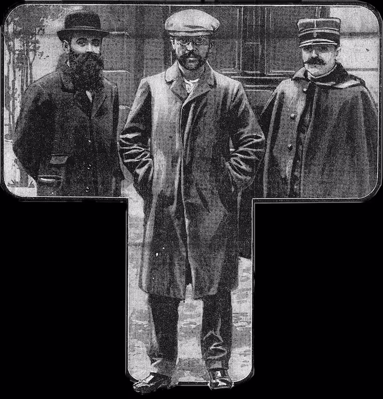 L'ingénieur Pierre à sa sortie du palais de justice. A gauche Me Feillard son défenseur. Depuis son arrestation, l'ingénieur laisse pousser la barbe.
21 février 1914 Photographie de presse, Le Matin (mars 1914) : l'ingénieur Louis Pierre, portant la barbe, à sa sortie du palais de justice accompagné de son avocat Maître Ernest Feillard