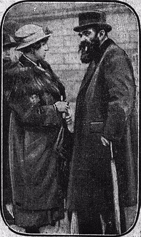 Mme Pierre et un des avocats de son mari
30 octobre 1919 Photographie de presse, Le Matin (novembre 1919) : aux Assises du Finistère à Quimper, Julia Juzeau, épouse de l'ingénieur Louis Pierre, et son avocat Maître Ernest Feillard
